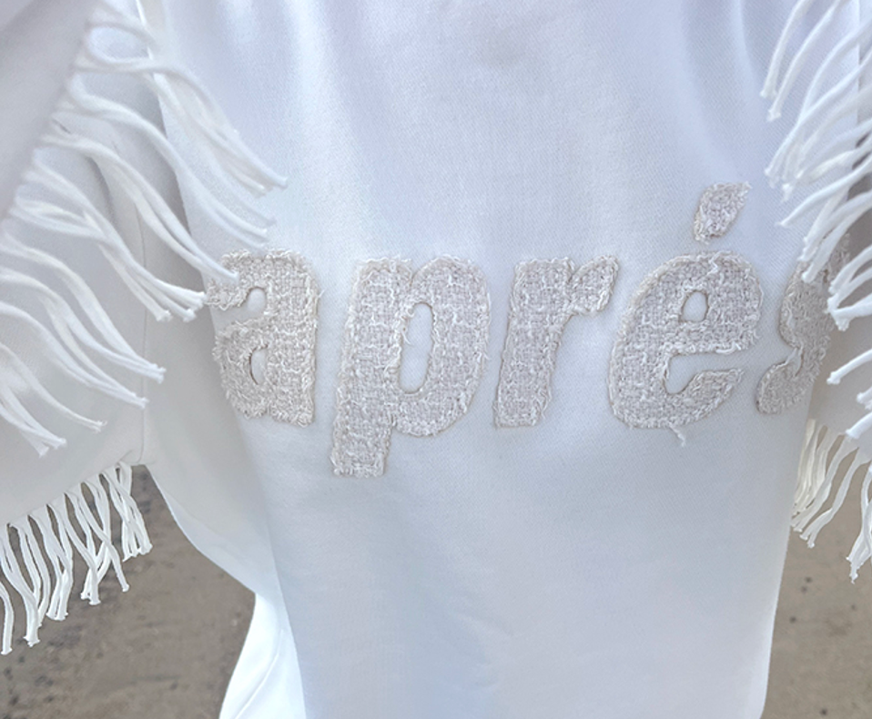 Après College Sweater w Fringe White