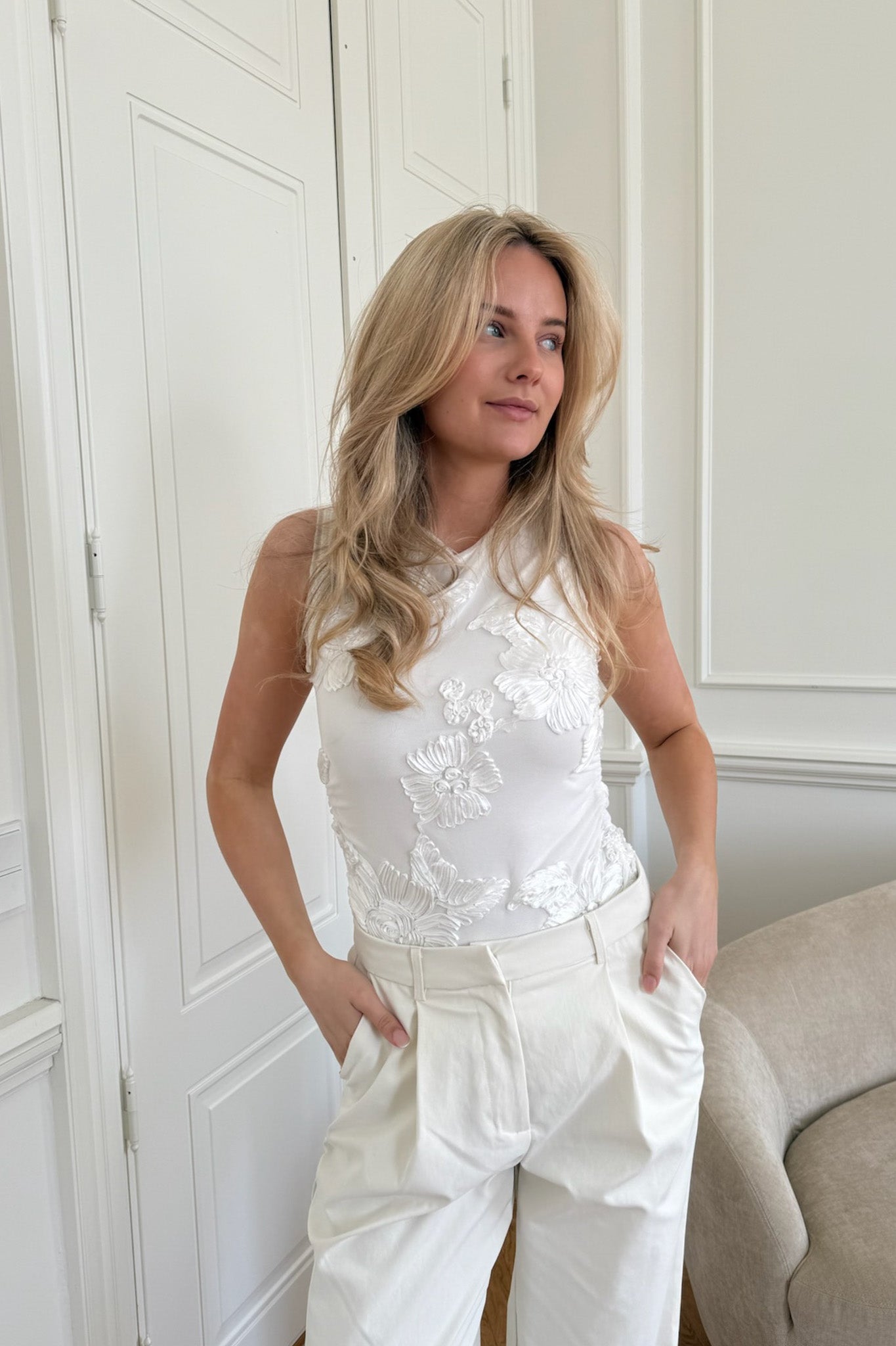 Mira Mesh Top White Flower