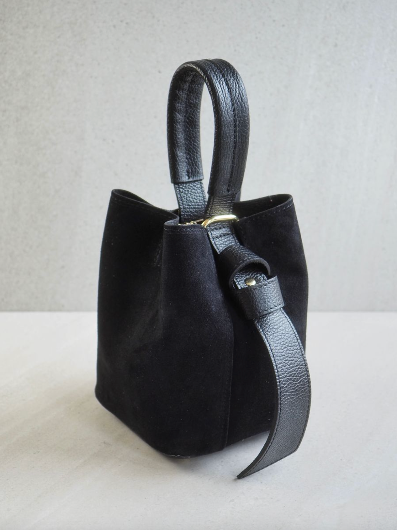 Bucket Bag Semsket Black