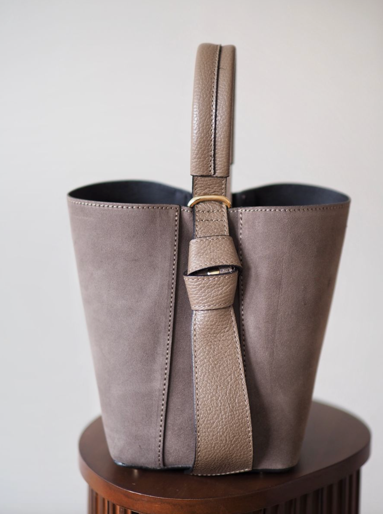 Bucket Bag Semsket Taupe