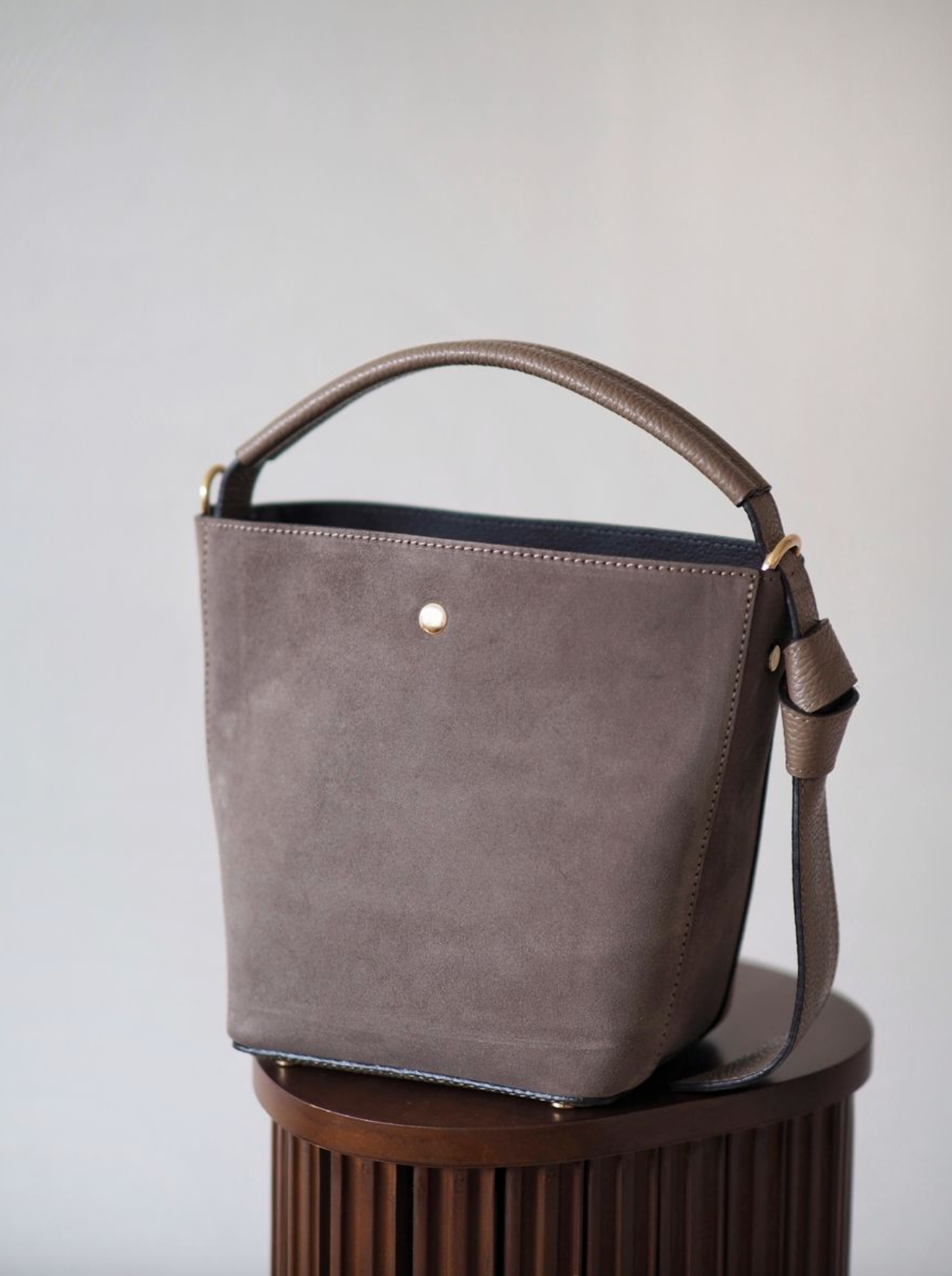 Bucket Bag Semsket Taupe
