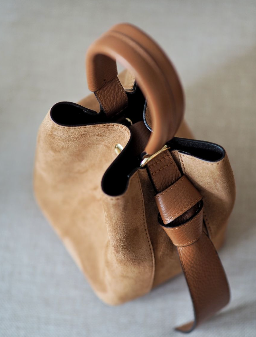 Bucket Bag Semsket Cognac