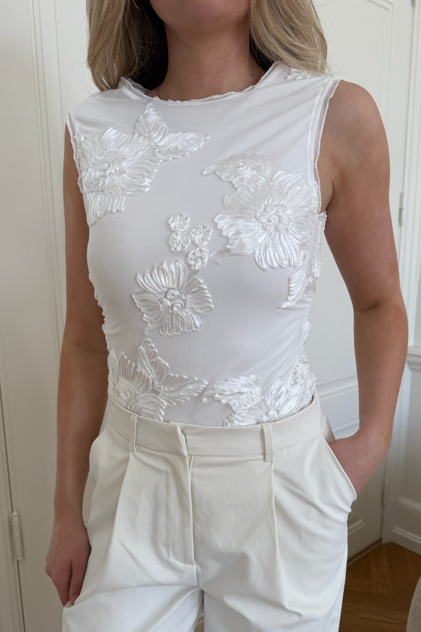 Mira Mesh Top White Flower