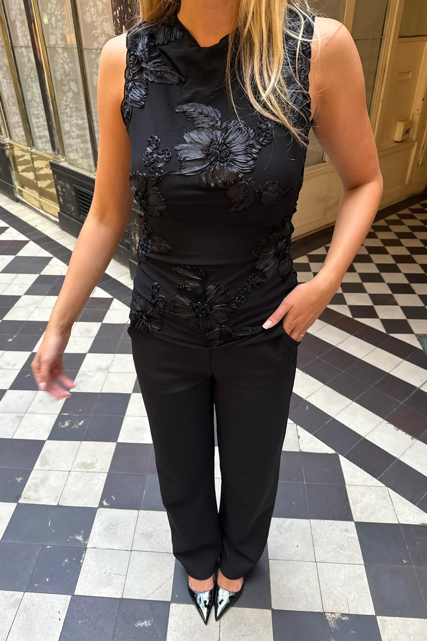 Mira Mesh Top Black Flower