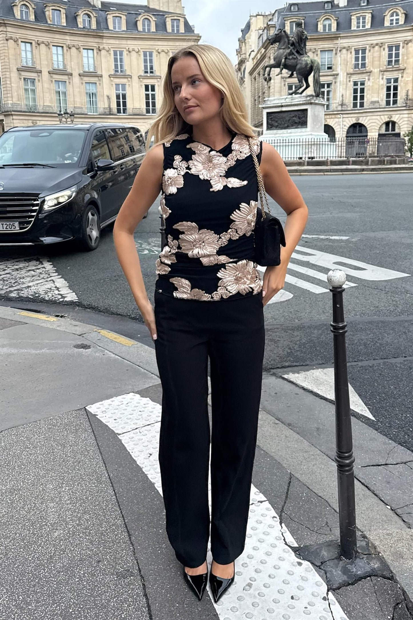 Mira Mesh Top Black Beige Flower