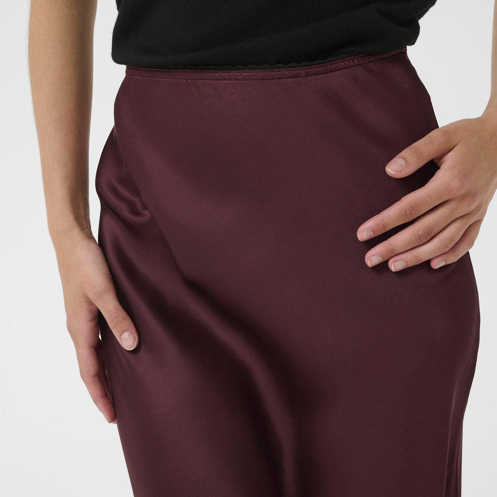 
                      
                        Laurina Skirt Tawny Port
                      
                    