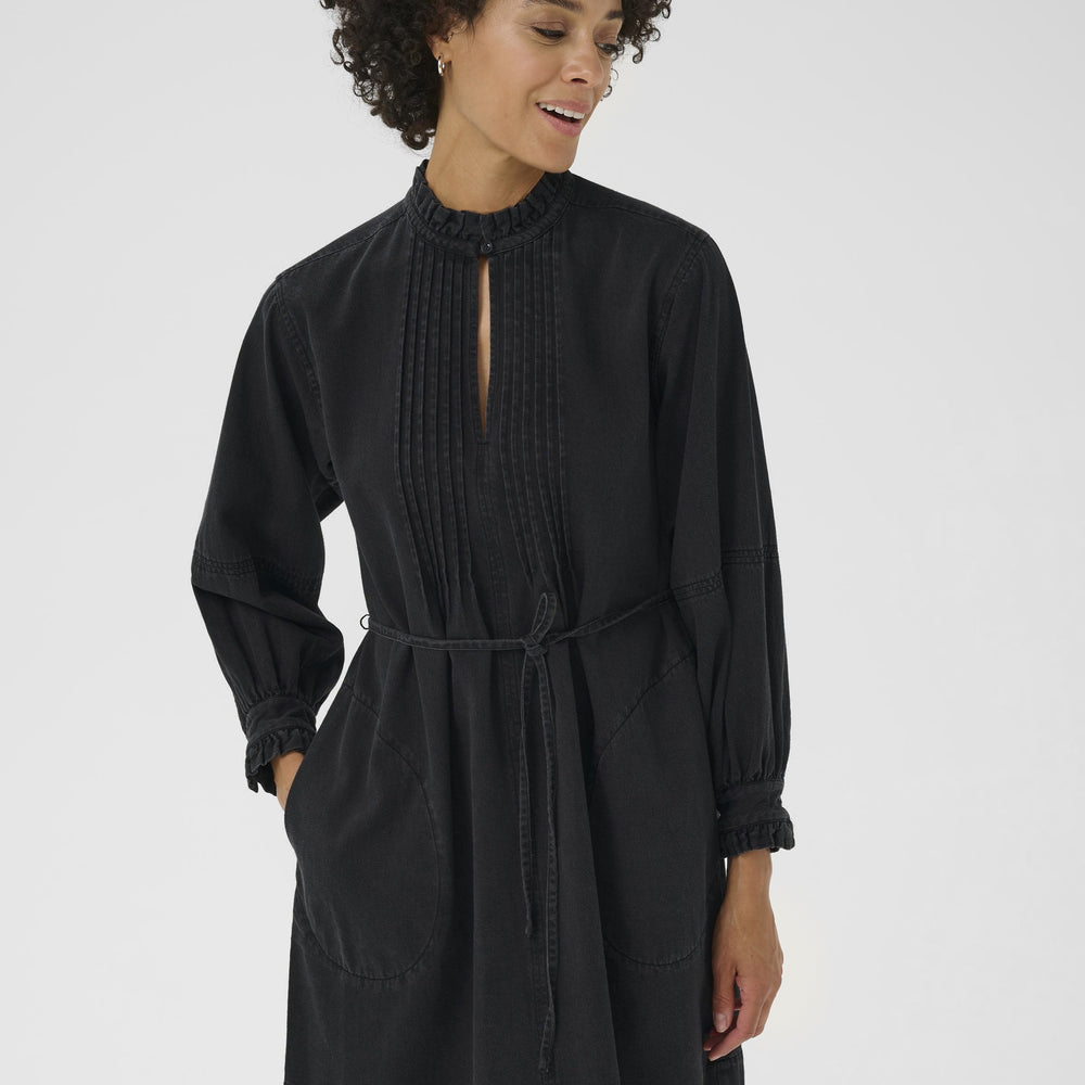 
                      
                        Sarine Dress Washed Black
                      
                    
