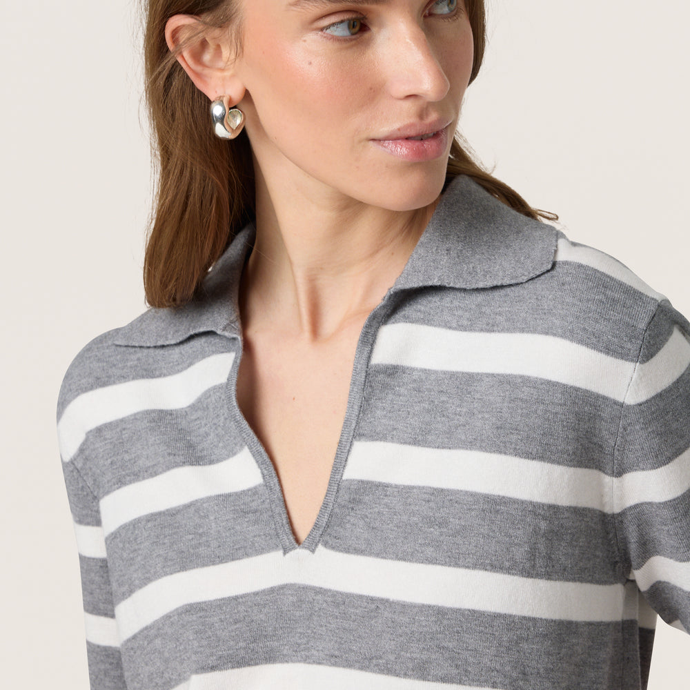 
                      
                        Spina Polo Pullover Grey Melange W White
                      
                    