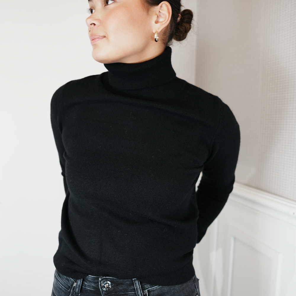 
                      
                        Laurene Roll Neck Noir
                      
                    