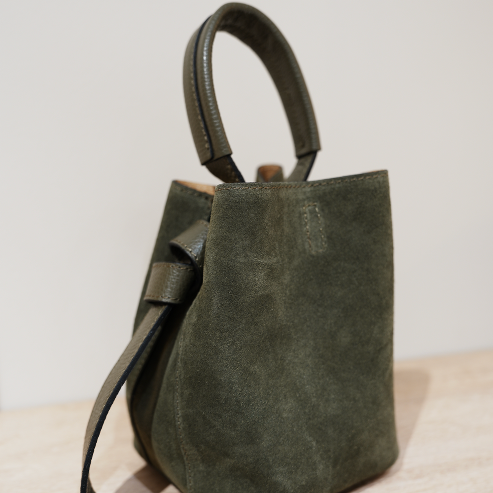 Bucketbag Semsket skinn Oliven