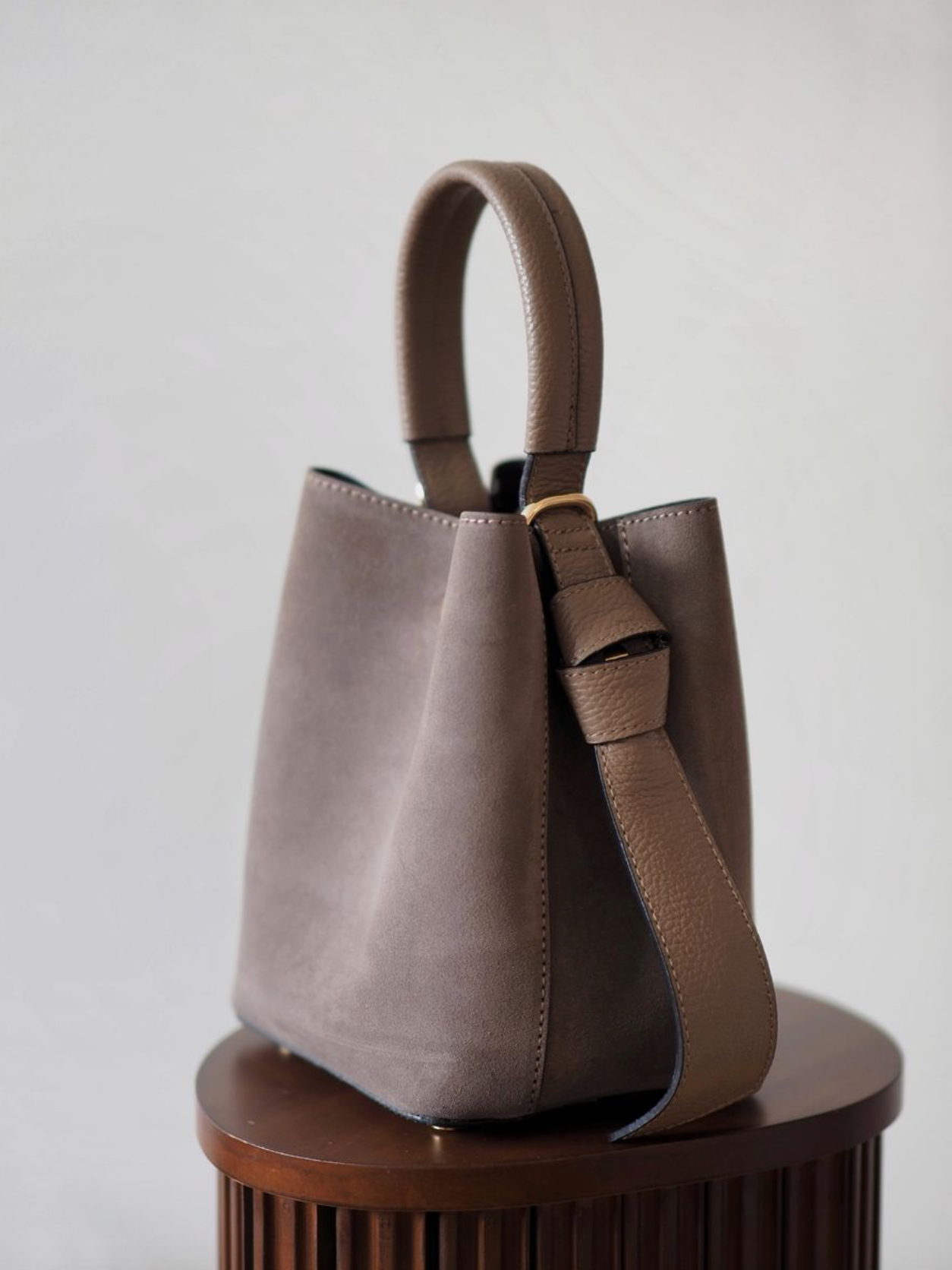 Bucket Bag Semsket Taupe