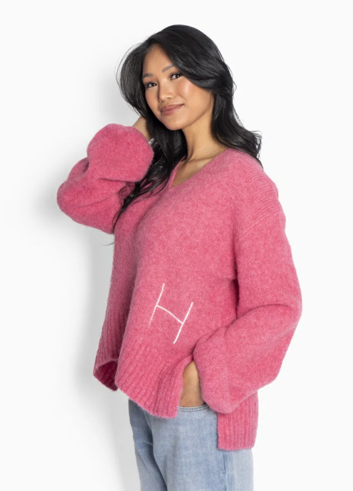 
                      
                        Sofie V-neck Sweater Chateau Rose
                      
                    