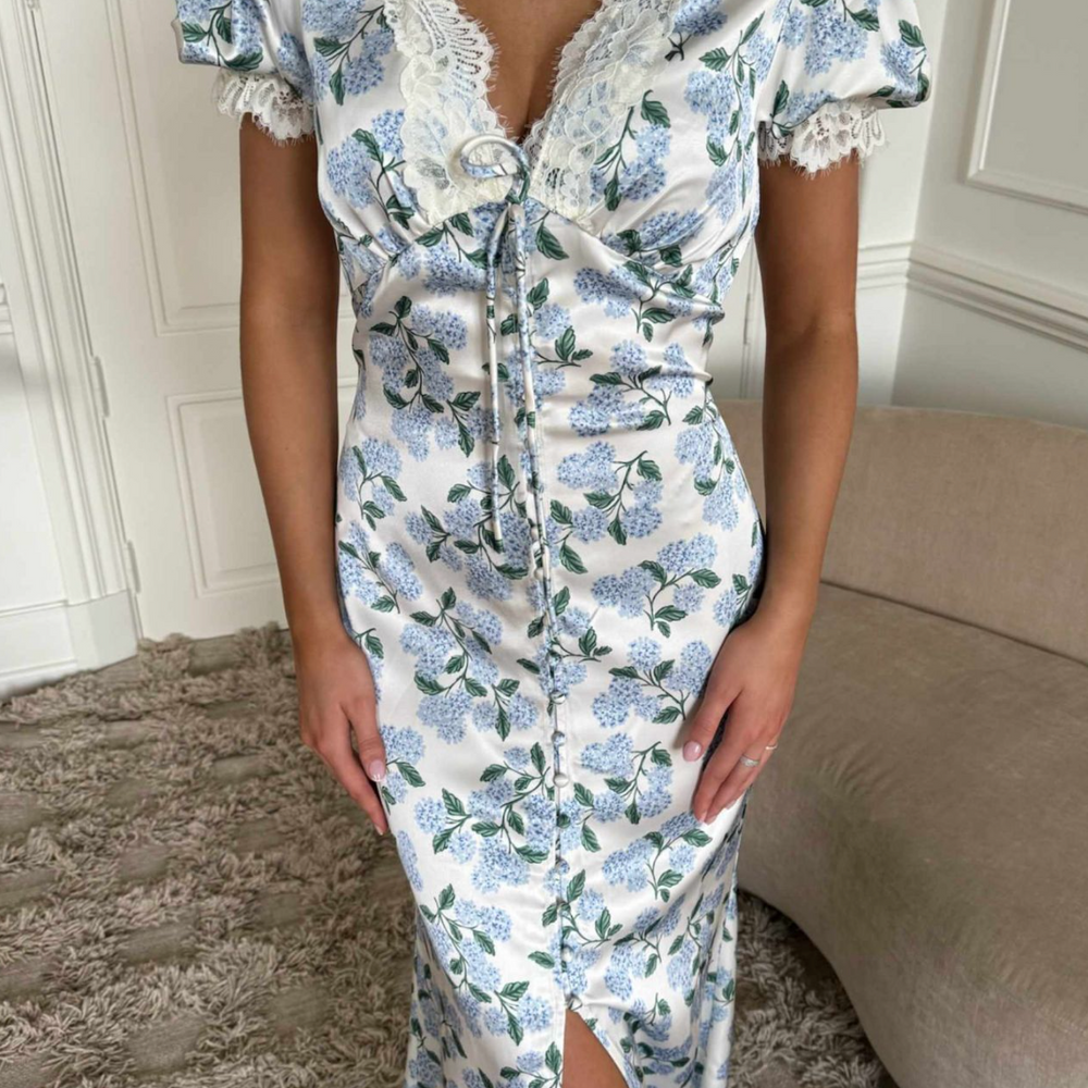 
                      
                        Agnete Long Dress Blue Flower
                      
                    