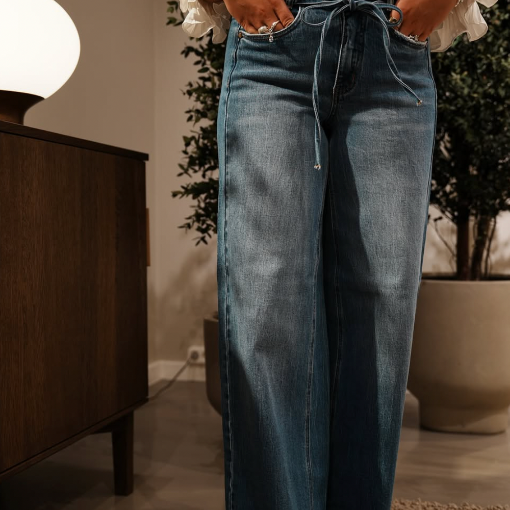 
                      
                        Karo Mid X-Wide Medium Blue Denim
                      
                    