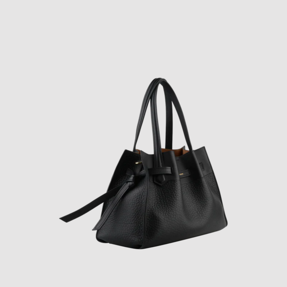 
                      
                        Blossom MEDIUM Black
                      
                    