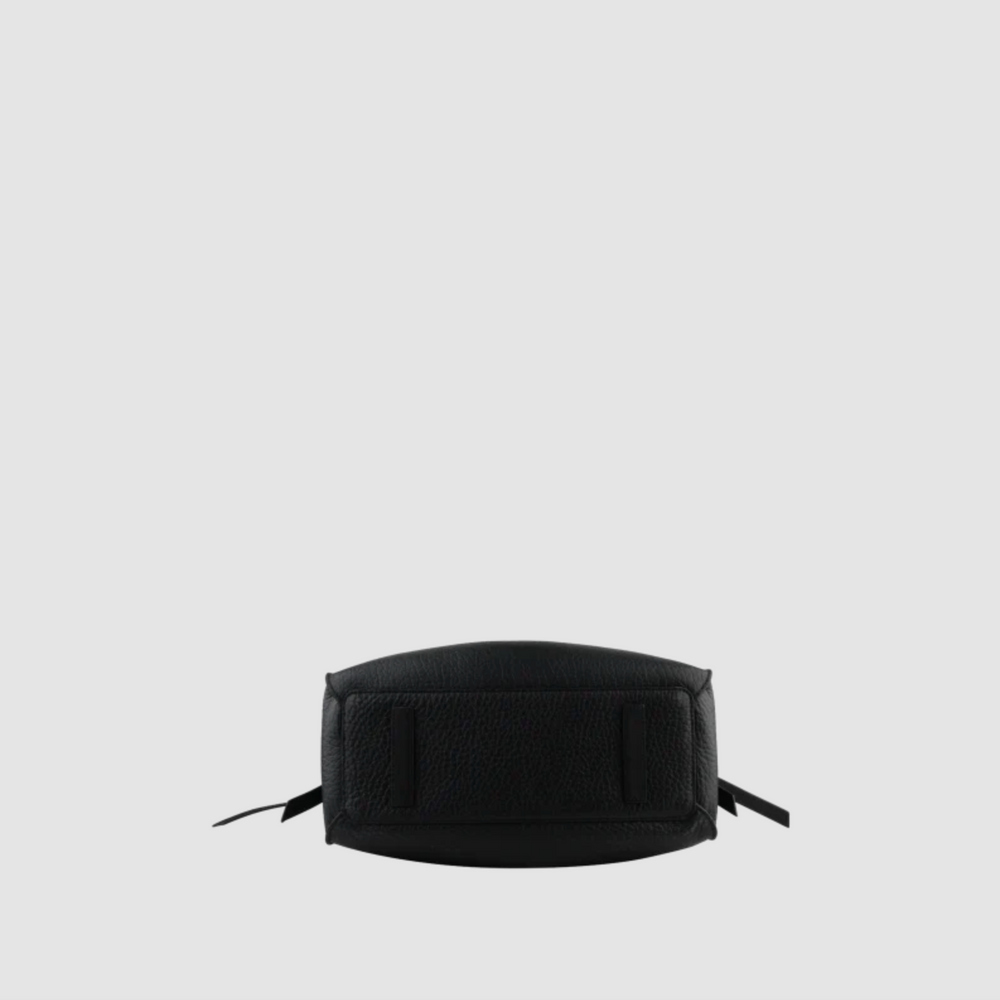 
                      
                        Blossom MEDIUM Black
                      
                    