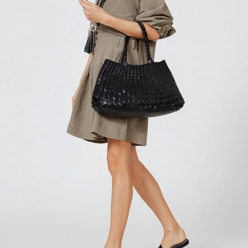 
                      
                        Santa Croce Bag Big Black
                      
                    