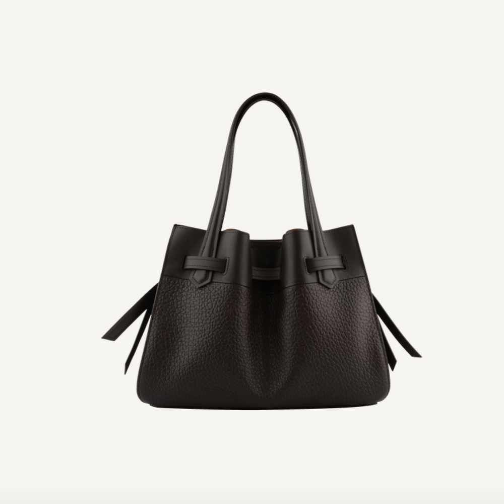
                      
                        Blossom MEDIUM Brown
                      
                    