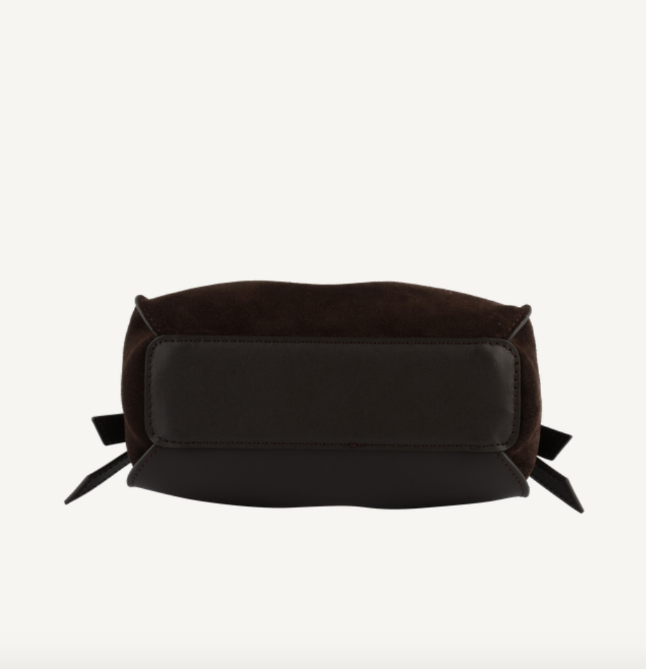 
                      
                        Blossom Semsket X-SMALL PREORDER Brown
                      
                    