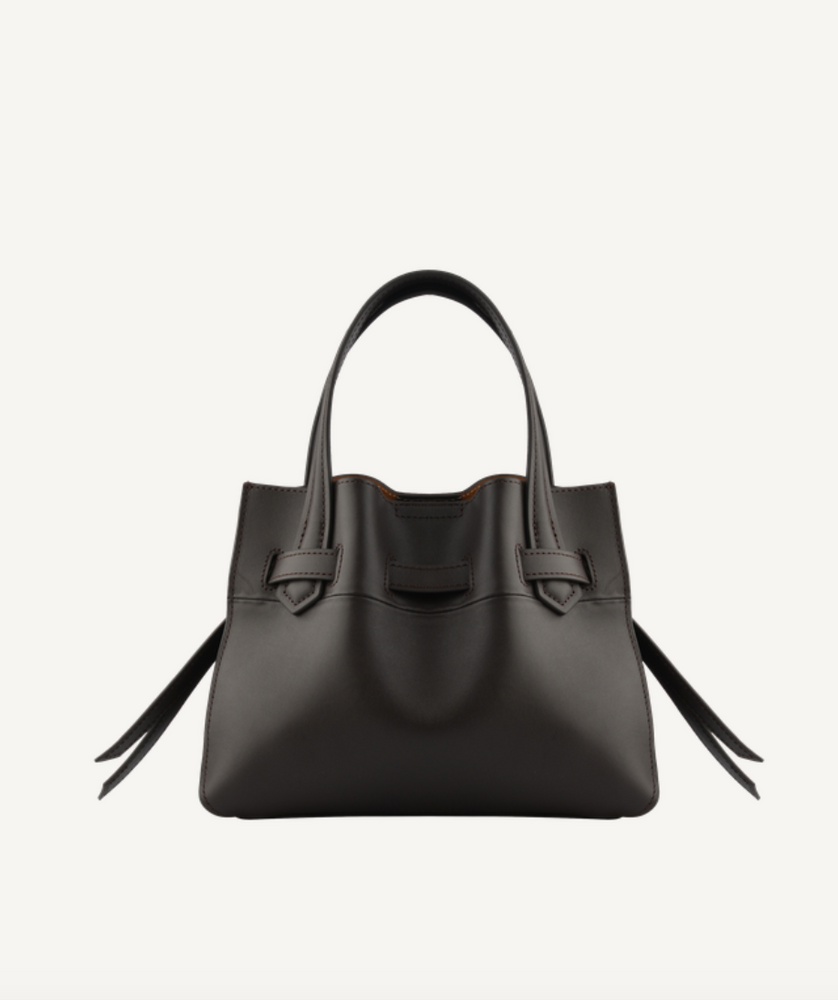 
                      
                        Blossom Semsket SMALL PREORDER Brown
                      
                    