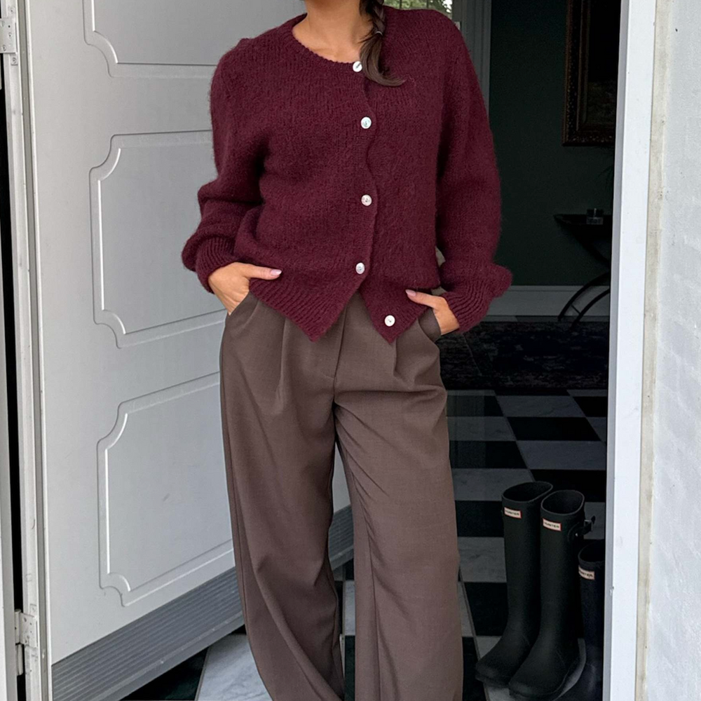 
                      
                        Ida Cardigan Bordeaux
                      
                    