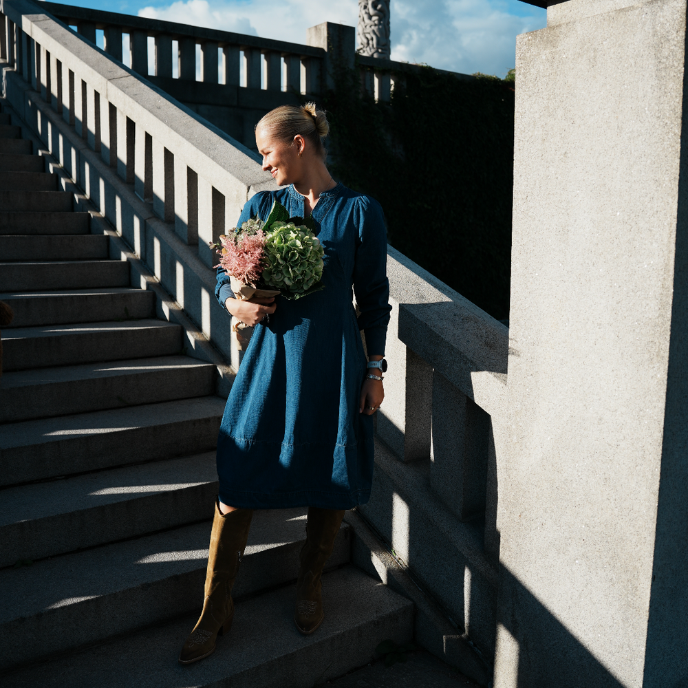 
                      
                        Allura Arpa Rib Dress Dark Blue Washed
                      
                    