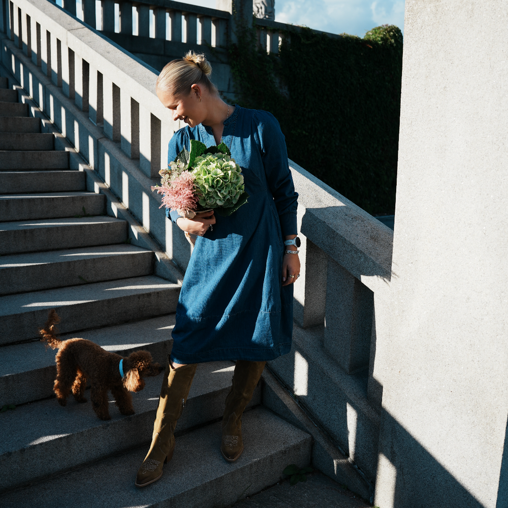 
                      
                        Allura Arpa Rib Dress Dark Blue Washed
                      
                    