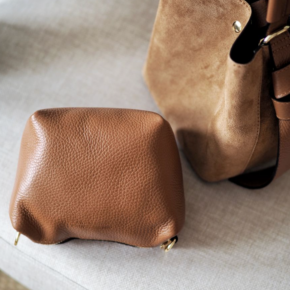 
                      
                        Bucket Bag Semsket Cognac
                      
                    