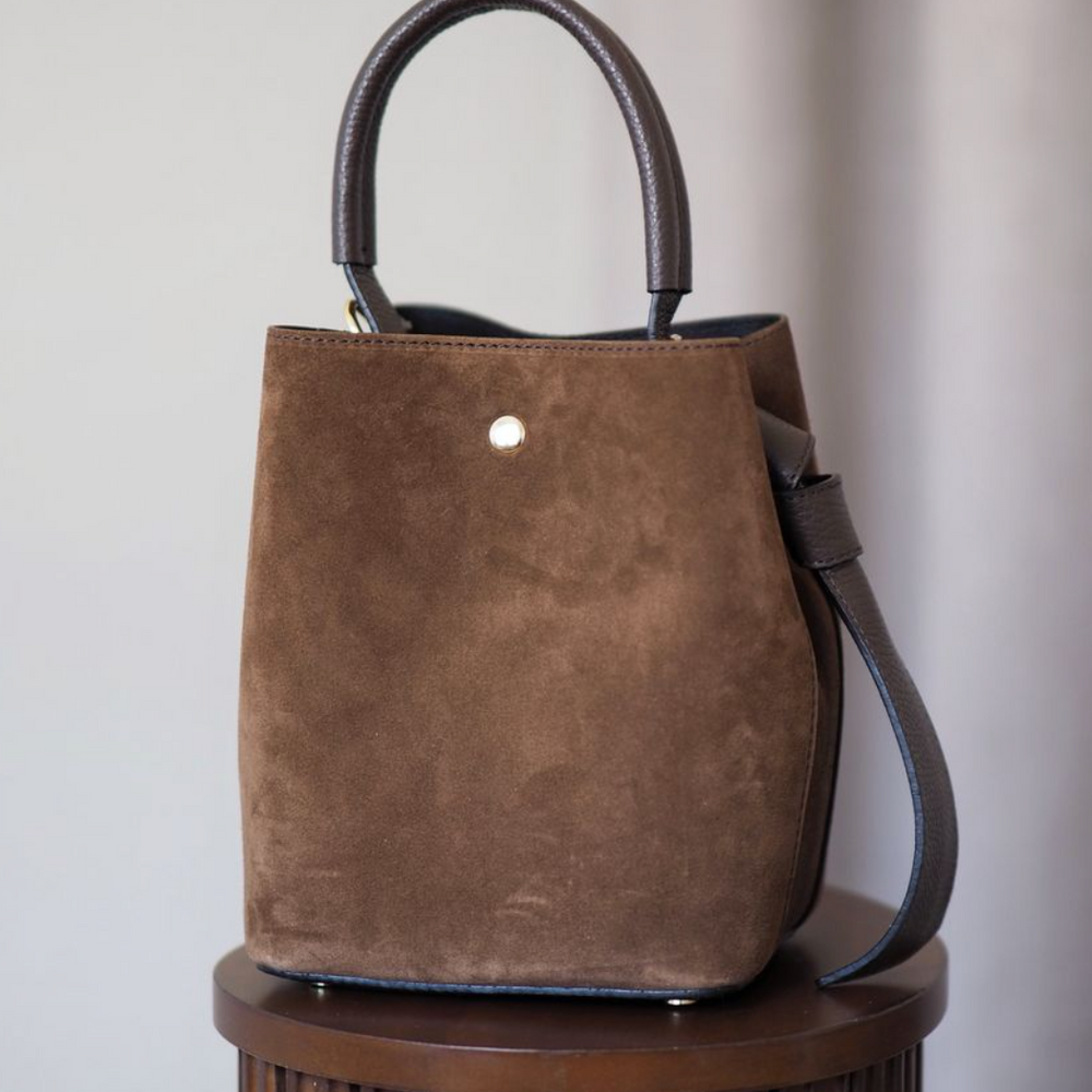 
                      
                        Bucket Bag Semsket Mellombrun
                      
                    