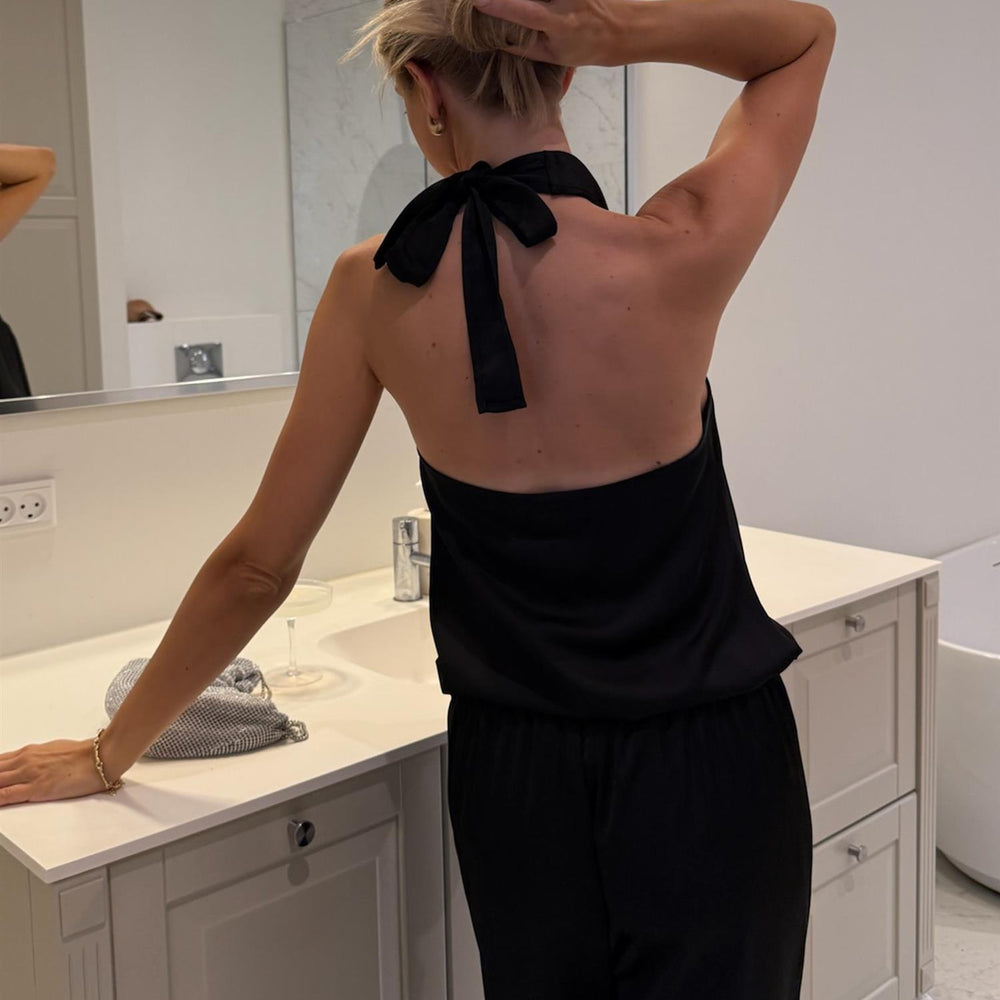 
                      
                        Holly Wrap Top PREORDER Black
                      
                    